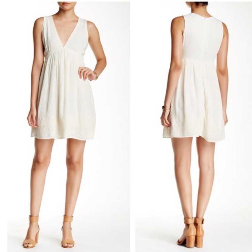 *NWOT* Romeo + Juliet Couture Mini Dress
